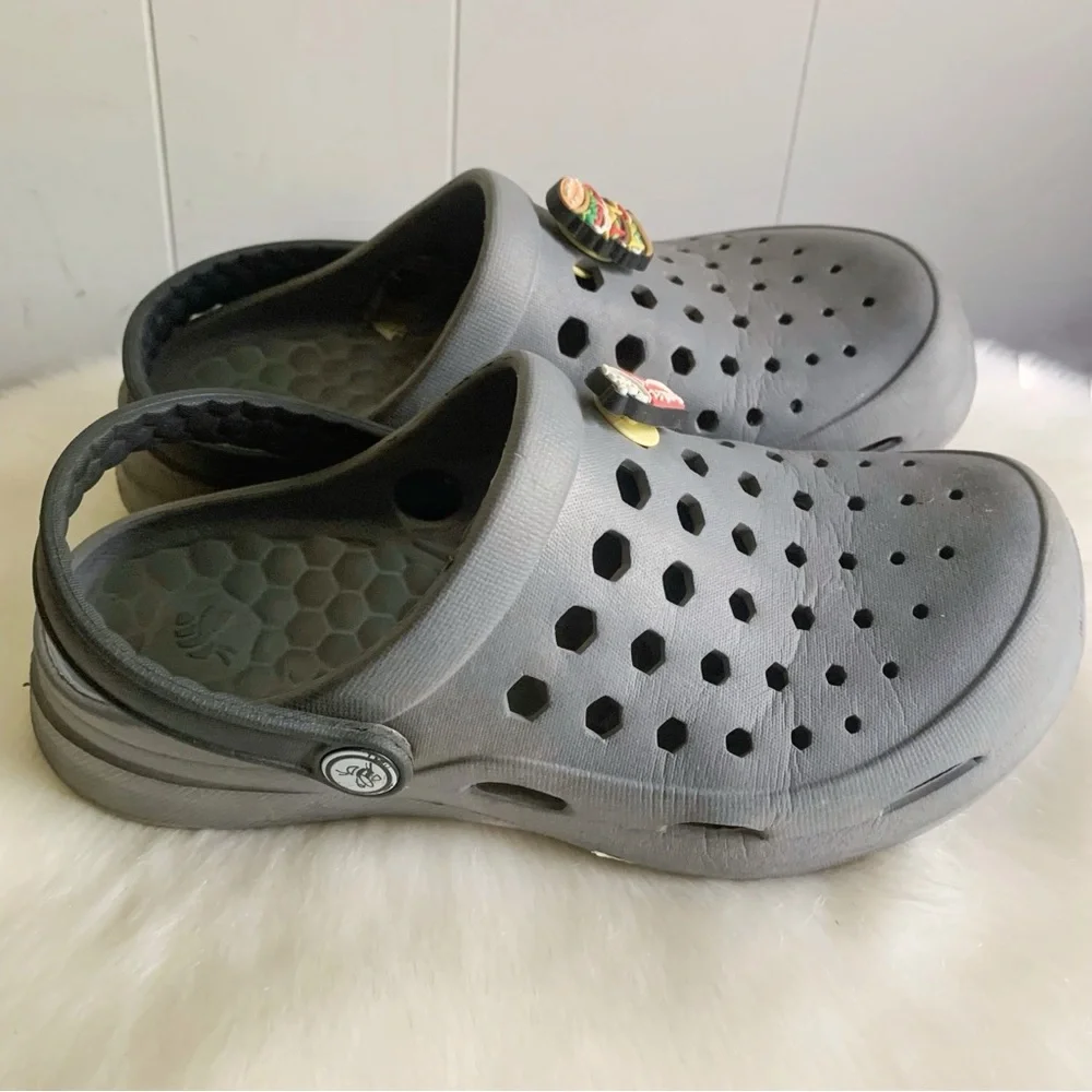 Joybees Kids Dylan Slip On Clog w Foodie Charms Gray Size 3